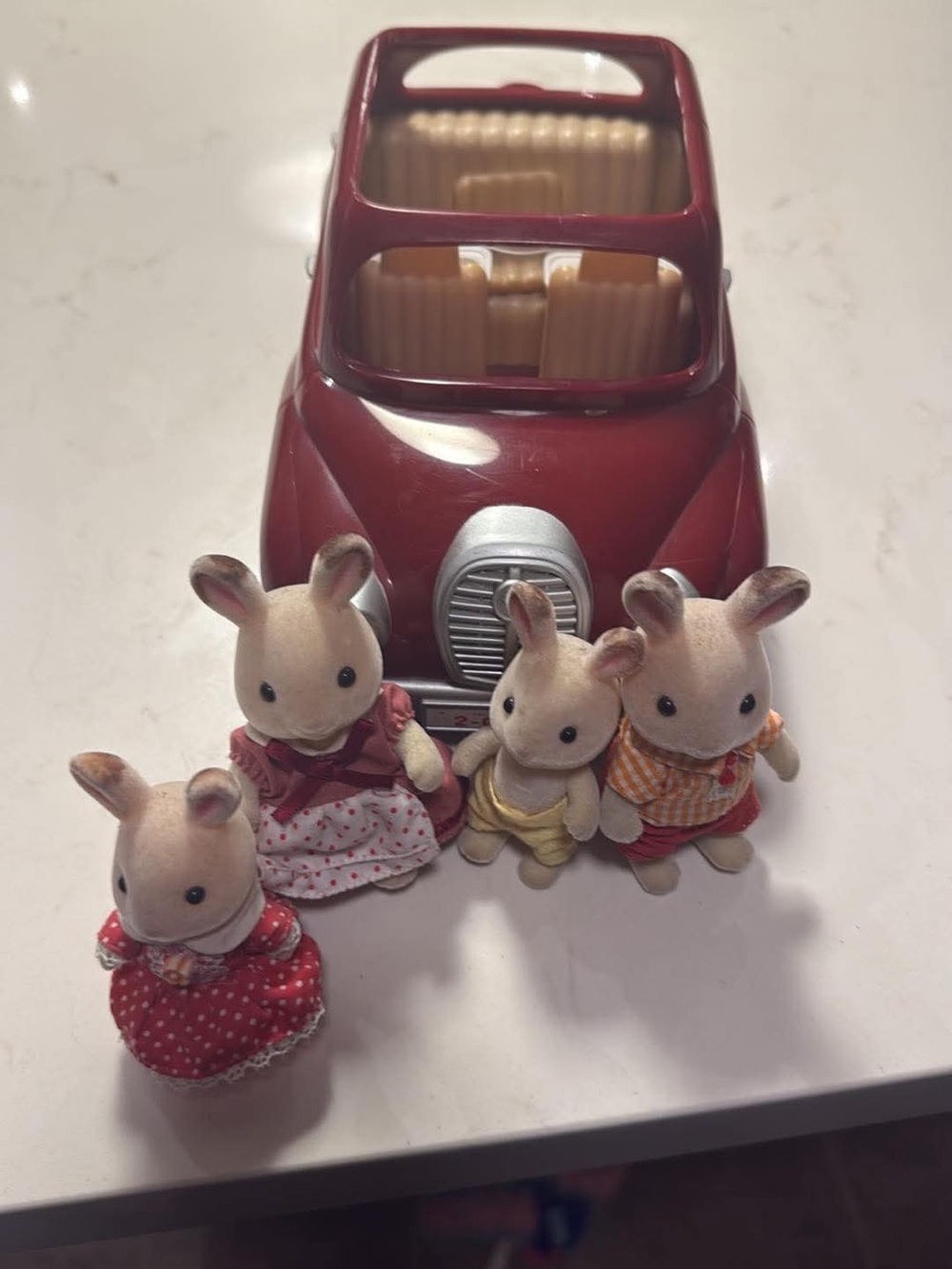 Calico critters  Red Convertible Car with Beige-Accented Bunny Family
